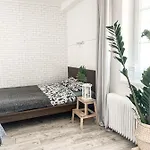 アパート Charming Old Town Apartment With Ac In Bratislava ブラチスラヴァ