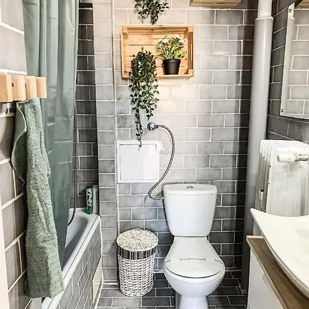 Charming Old Town Apartment With Ac In Bratislava *