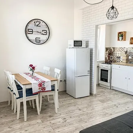 Apartment Charming Old Town With Ac In *